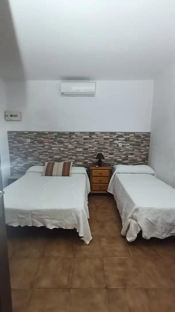 Dormitori de Finca rústica en venda en Talavera la Real amb Aire condicionat, Jardí privat i Piscina