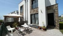 Terrassa de Casa adosada en venda en Suances amb Calefacció, Jardí privat i Parquet