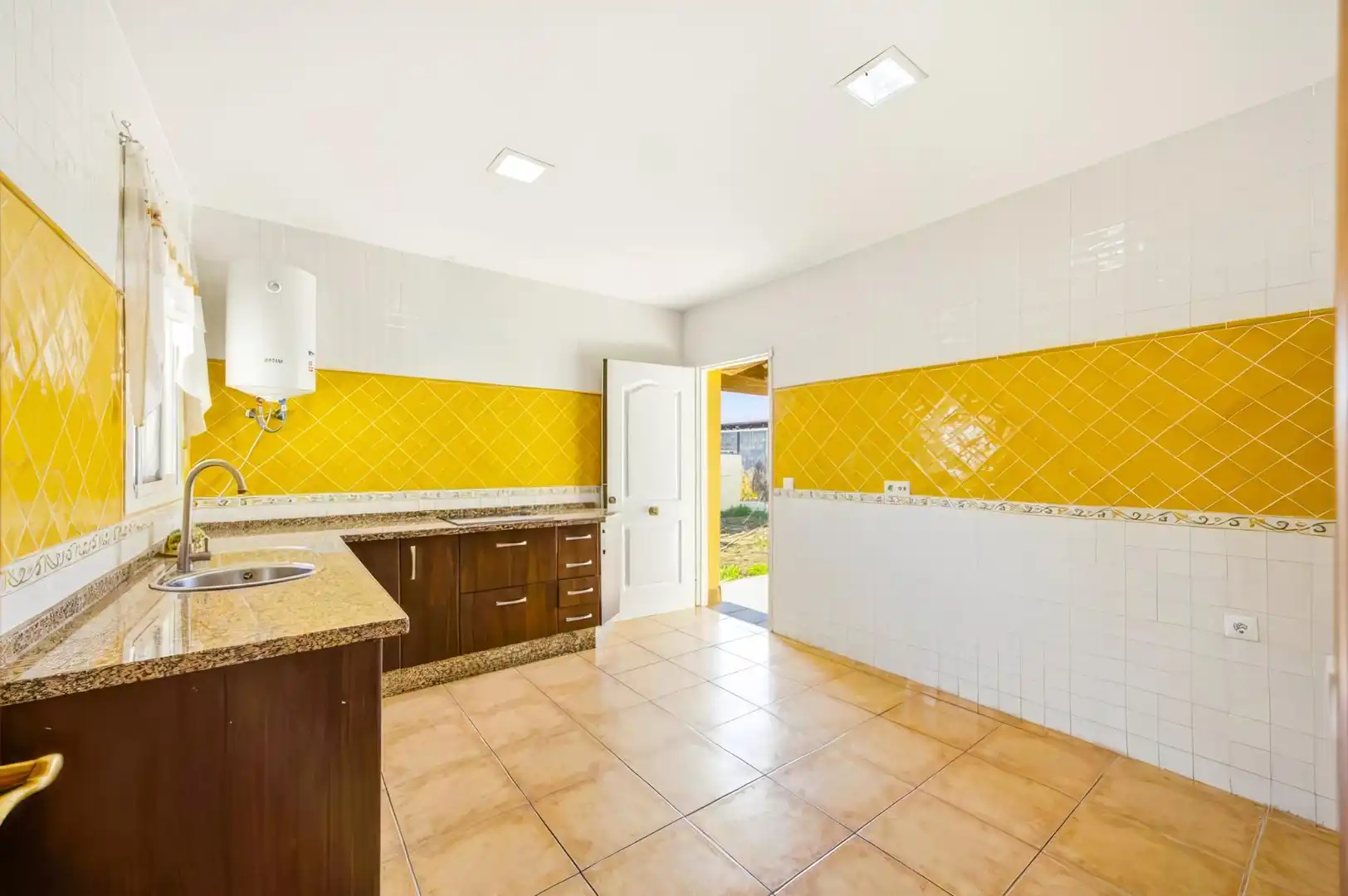 Cuina de Casa o xalet en venda en Chiclana de la Frontera