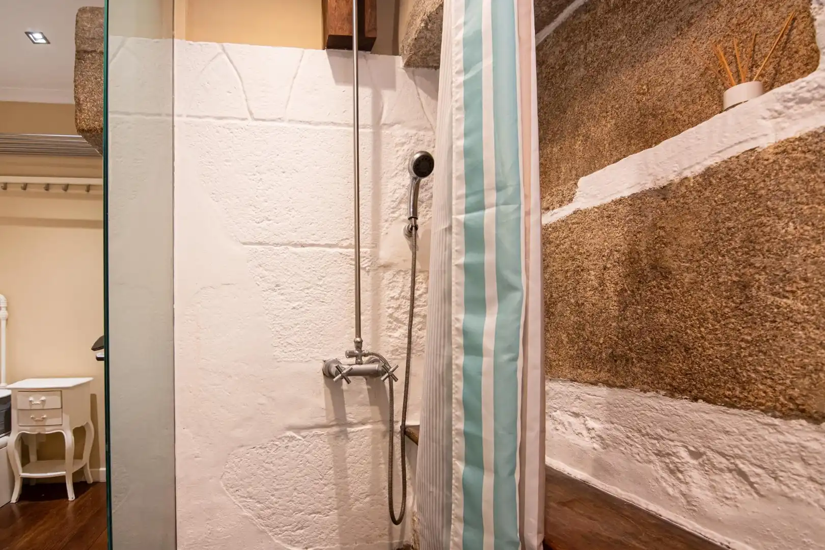 Badezimmer von Wohnungen zum Verkauf in A Coruña Capital  mit Heizung und Möbliert