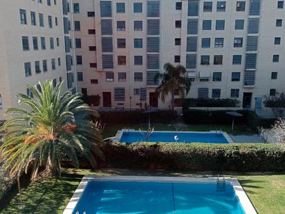 Piscina de Pis de lloguer en  Valencia Capital amb Moblat, Forn i Rentadora