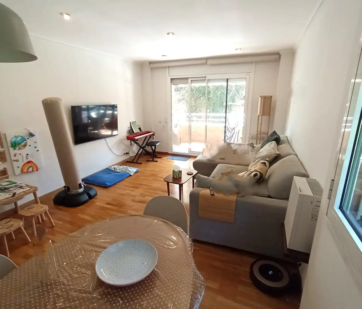 Living room of Flat for sale in Sant Cugat del Vallès  with Heating, Private garden and Terrace