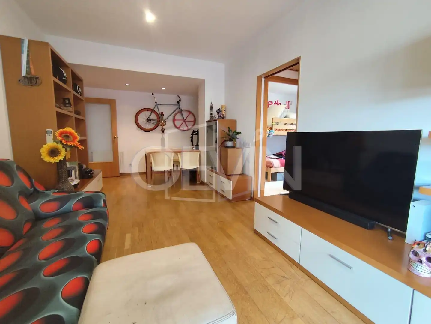 Sala d'estar de Pis en venda en Santa Perpètua de Mogoda amb Aire condicionat, Calefacció i Jardí privat