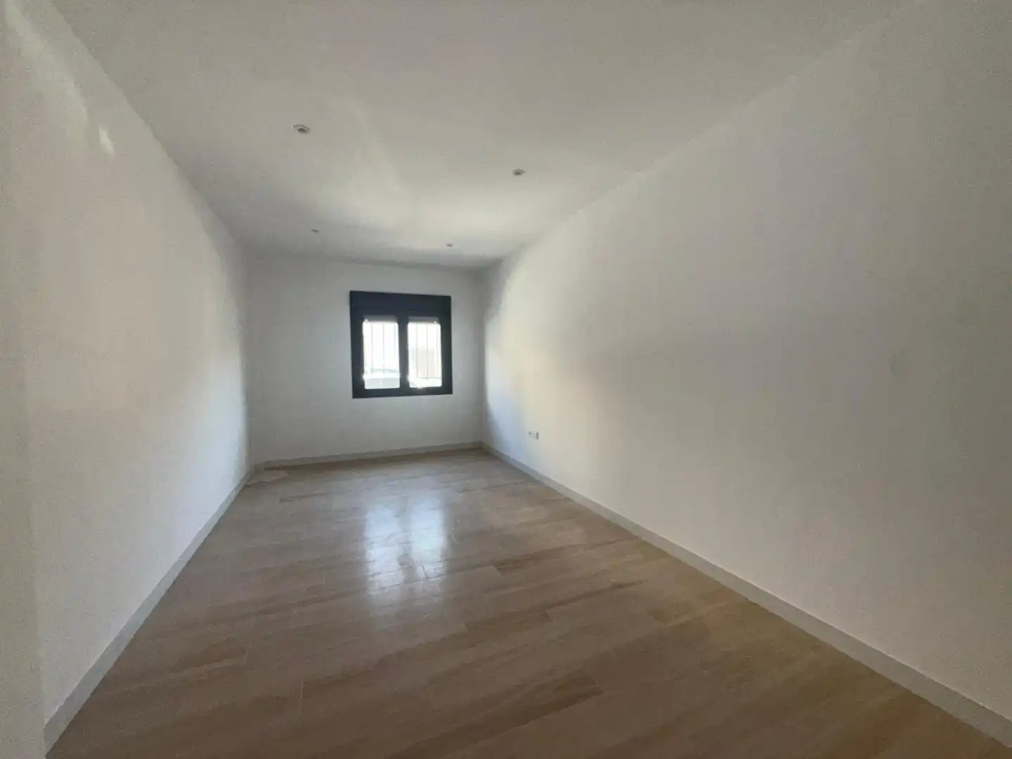 Dormitori de Planta baixa en venda en Tomelloso amb Aire condicionat, Calefacció i Jardí privat