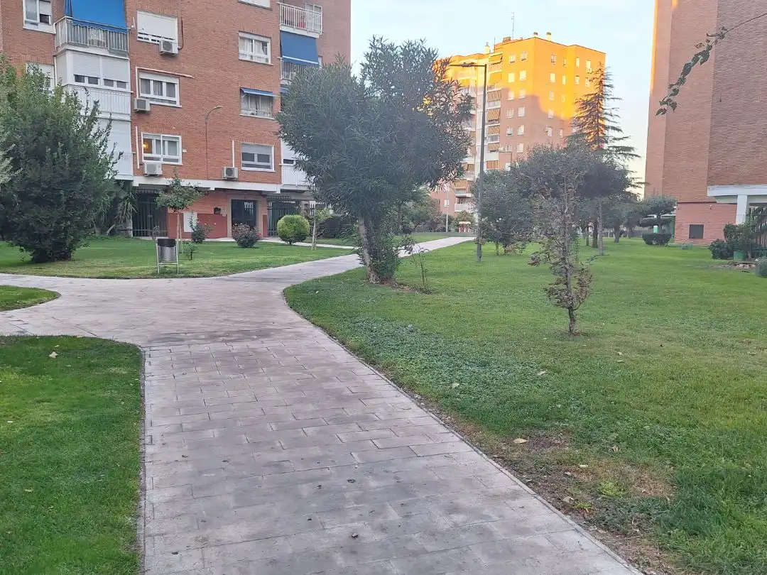 Vista exterior de Piso en venta en Alcorcón con Aire acondicionado y Terraza