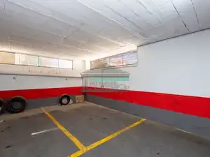 Parking of Flat for rent in Granada  with Air Conditioner, Heating and Washing machine