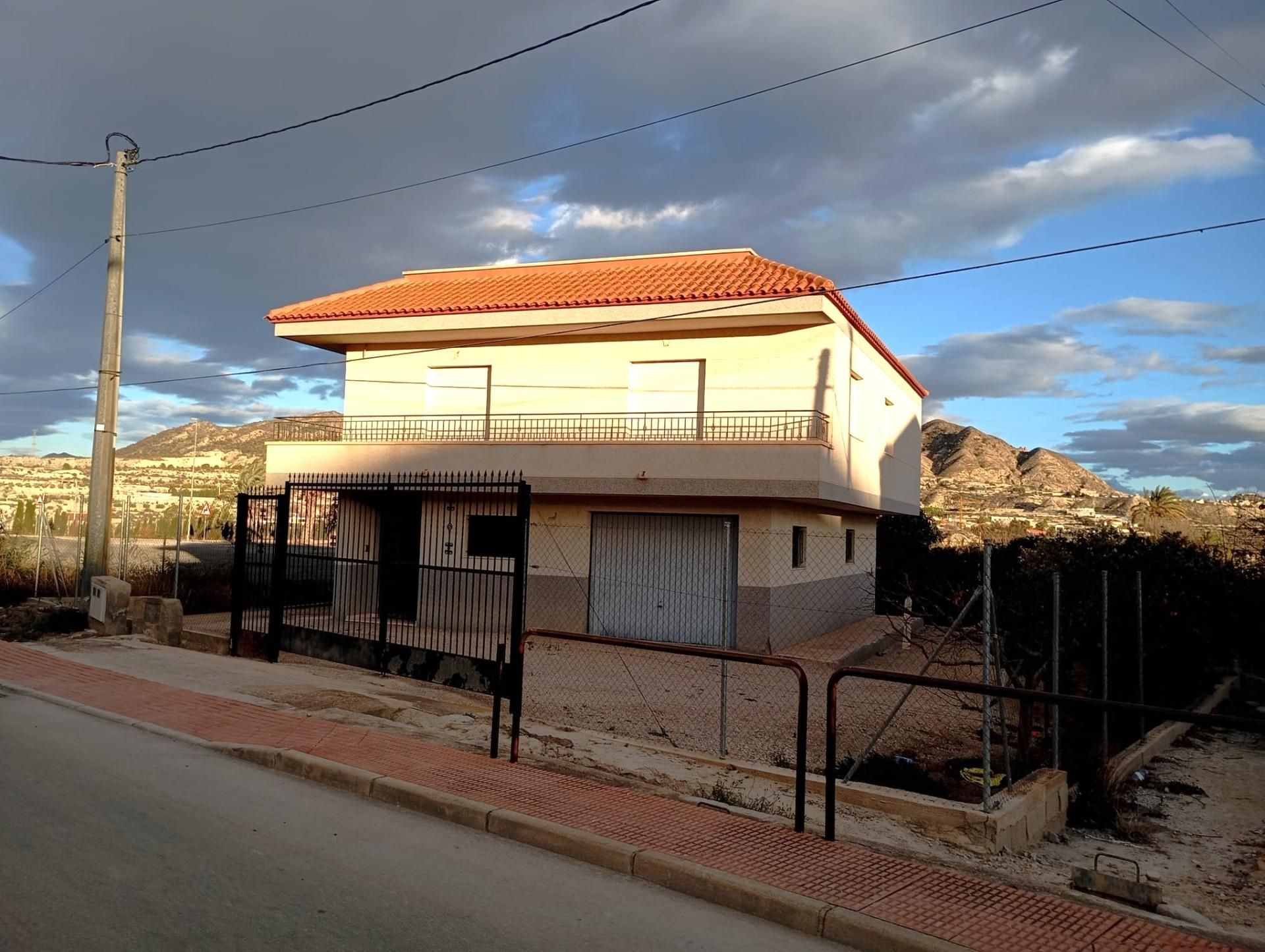 Vista exterior de Casa o xalet en venda en Abanilla amb Aire condicionat, Jardí privat i Terrassa