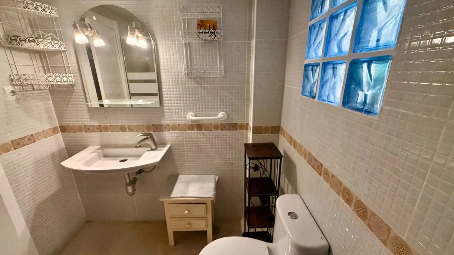 Badezimmer von Wohnung zum Verkauf in Torremolinos mit Klimaanlage, Terrasse und Gemeinschaftspool