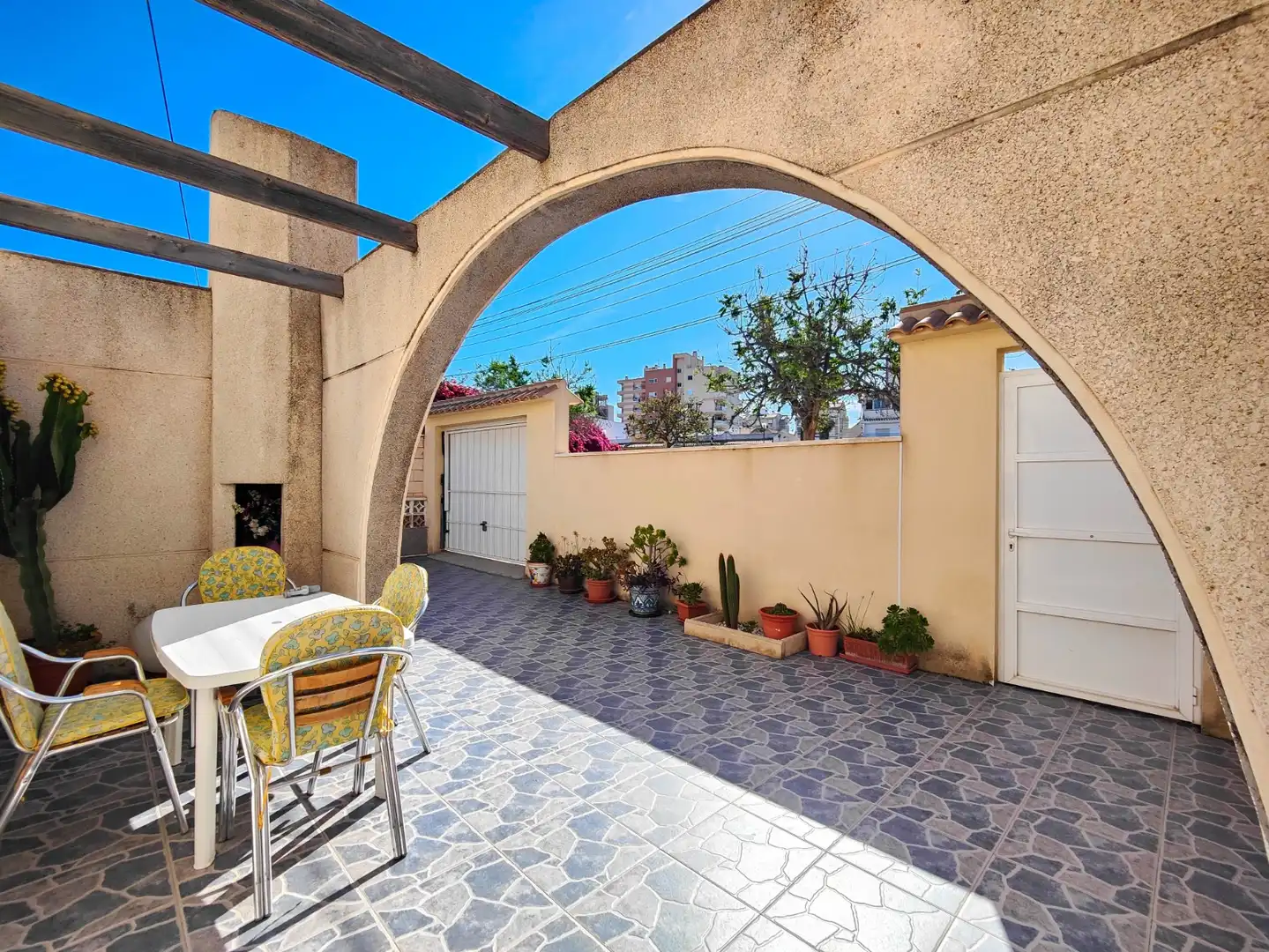 Terraza de Casa adosada en venta en Torrevieja con Aire acondicionado, Jardín privado y Terraza