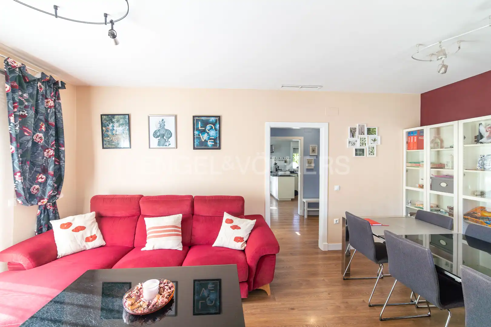 Sala d'estar de Casa o xalet en venda en San Fernando amb Calefacció, Jardí privat i Terrassa