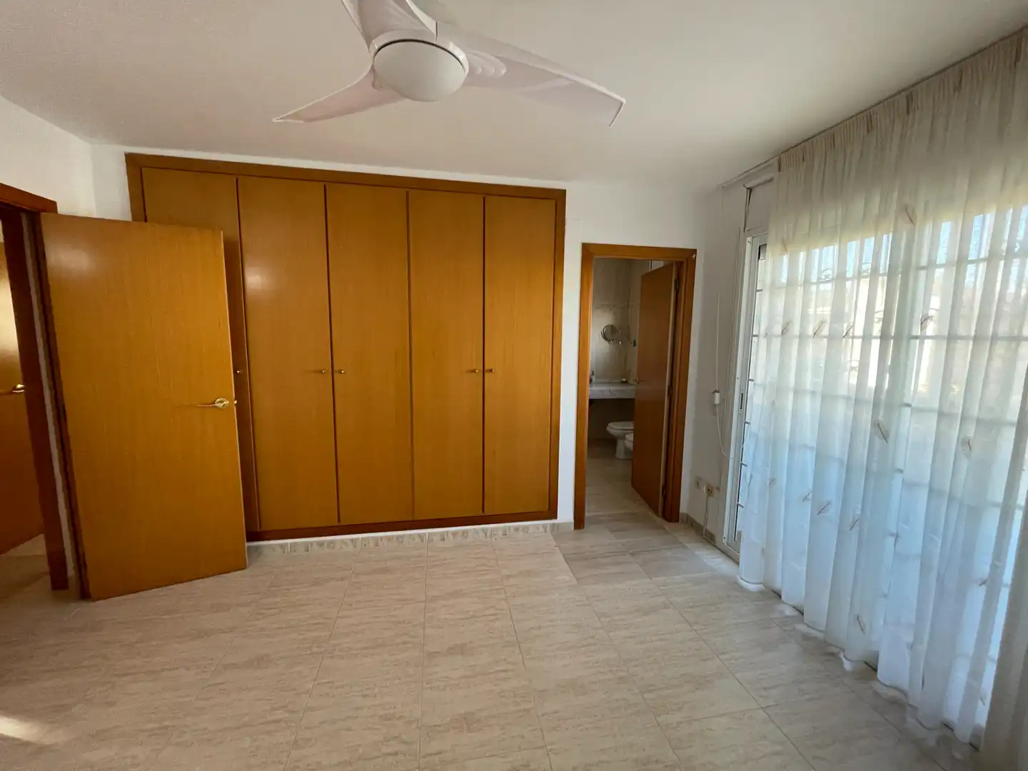 Semi-detached house with terrace for sale in Carrer de Pere Vergés 29, imagen 12