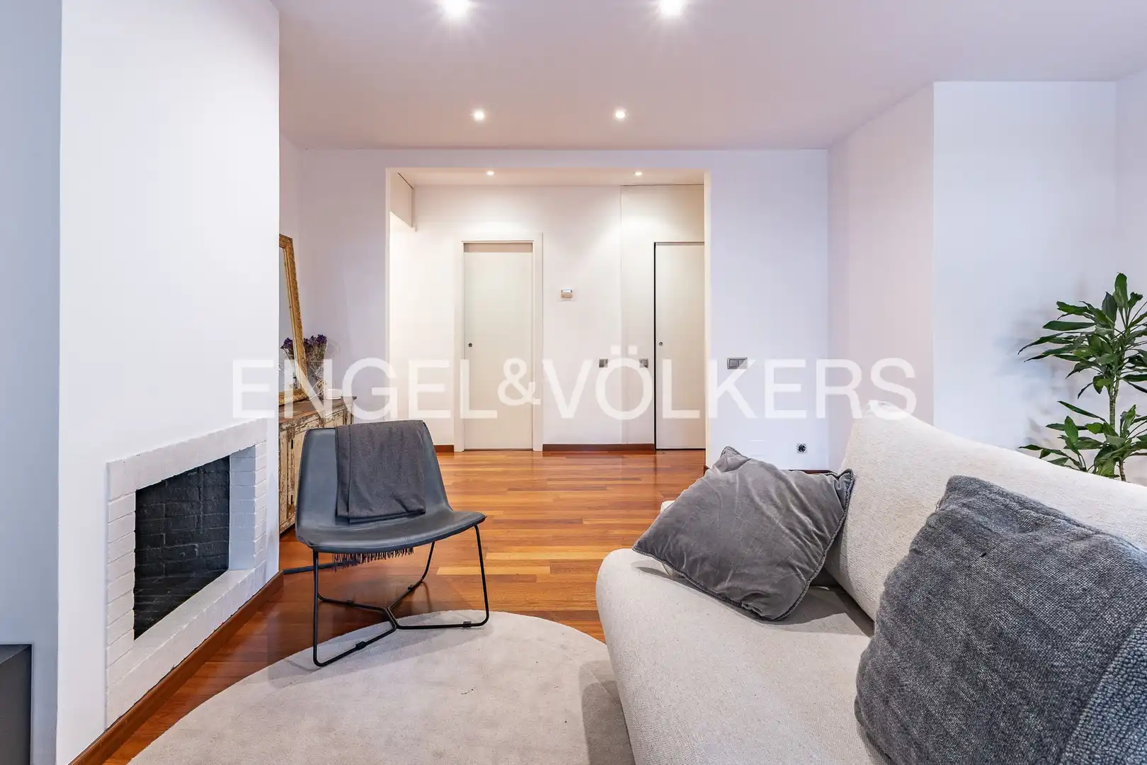 Sala de estar de Piso en venta en Sant Cugat del Vallès con Aire acondicionado, Calefacción y Jardín privado