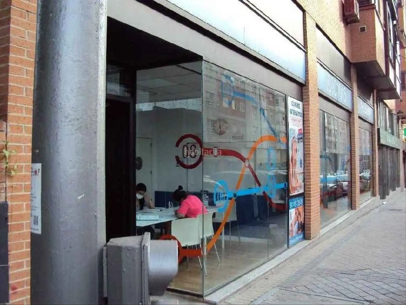 Local comercial en venda a Calle de Julián Camarillo 50