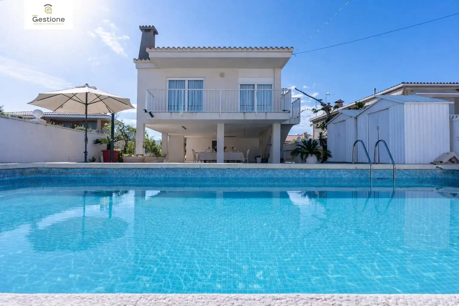 Piscina de Casa o xalet en venda en Almazora / Almassora amb Aire condicionat, Terrassa i Traster