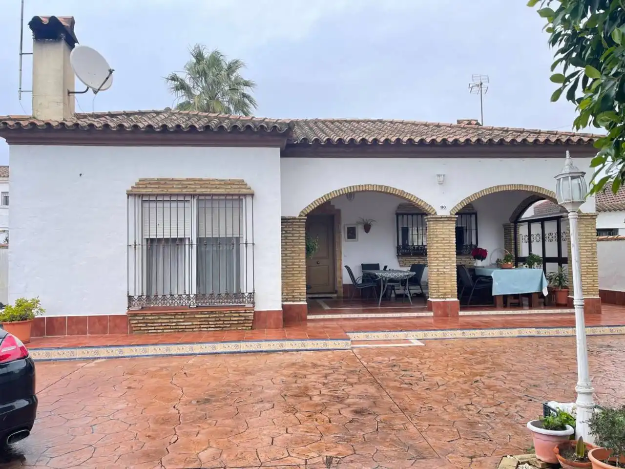 Vista exterior de Casa o xalet en venda en Chiclana de la Frontera amb Aire condicionat