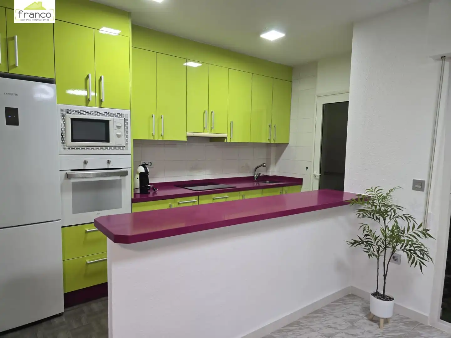 Cocina de Ático de alquiler en La Manga del Mar Menor con Aire acondicionado, Terraza y Amueblado