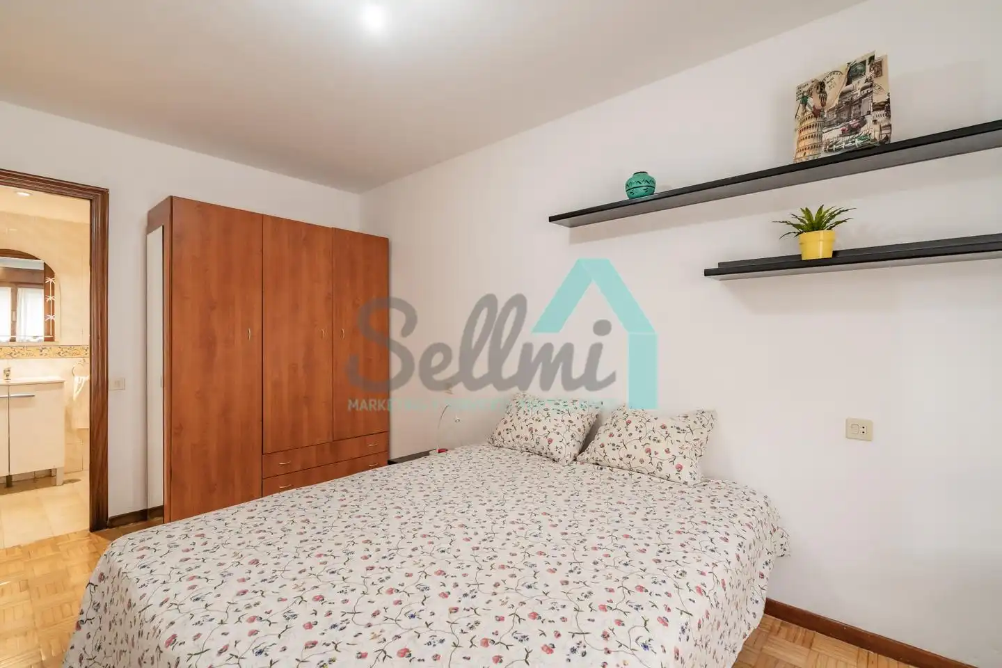 Habitación de Piso de alquiler en Oviedo  con Calefacción, Parquet y Terraza