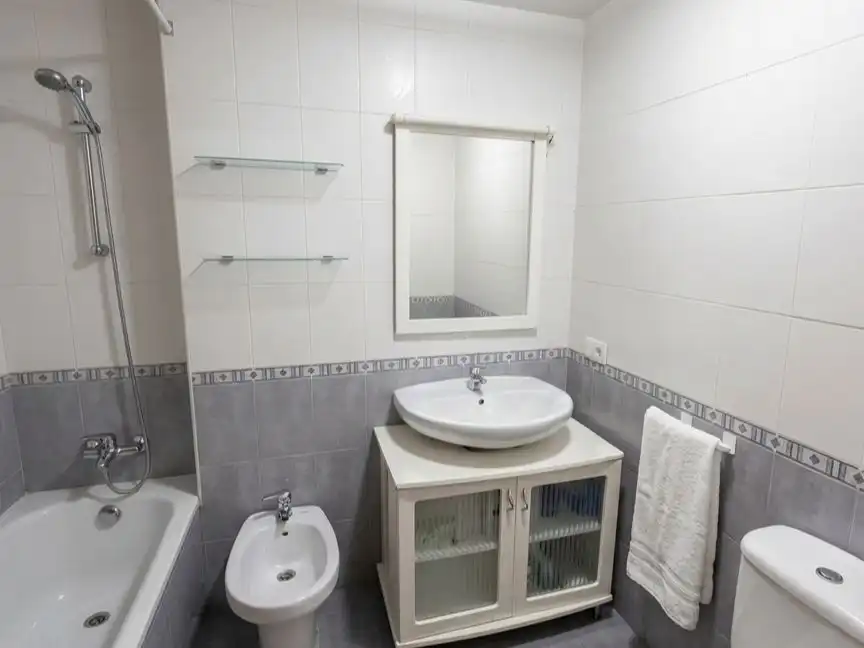 Baño de Piso en venta en Ponferrada con Calefacción y Amueblado