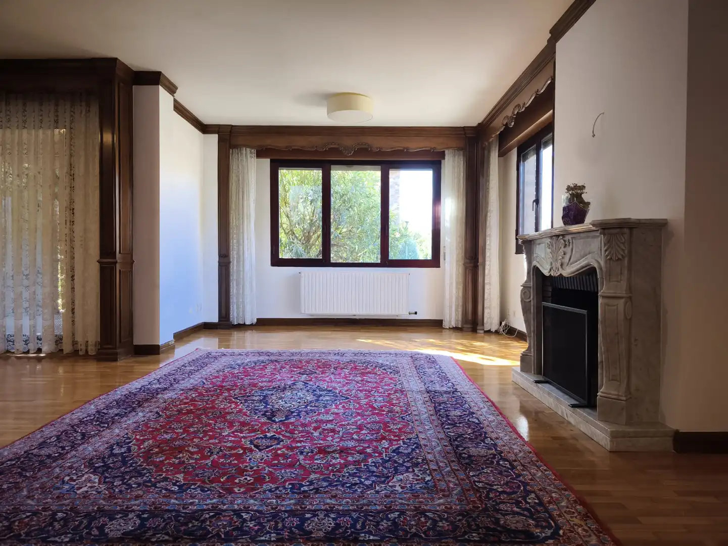 Sala d'estar de Casa o xalet en venda en  Logroño amb Calefacció, Parquet i Terrassa