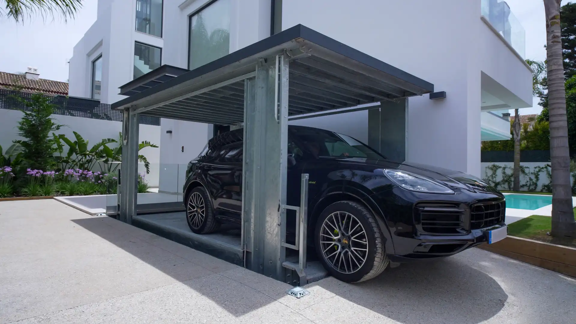 Parking de Casa o chalet en venta en Marbella con Jardín privado, Terraza y Piscina