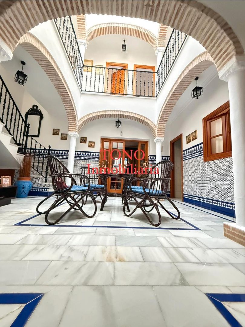 Vista exterior de Casa o chalet en venta en La Luisiana con Aire acondicionado, Terraza y Amueblado