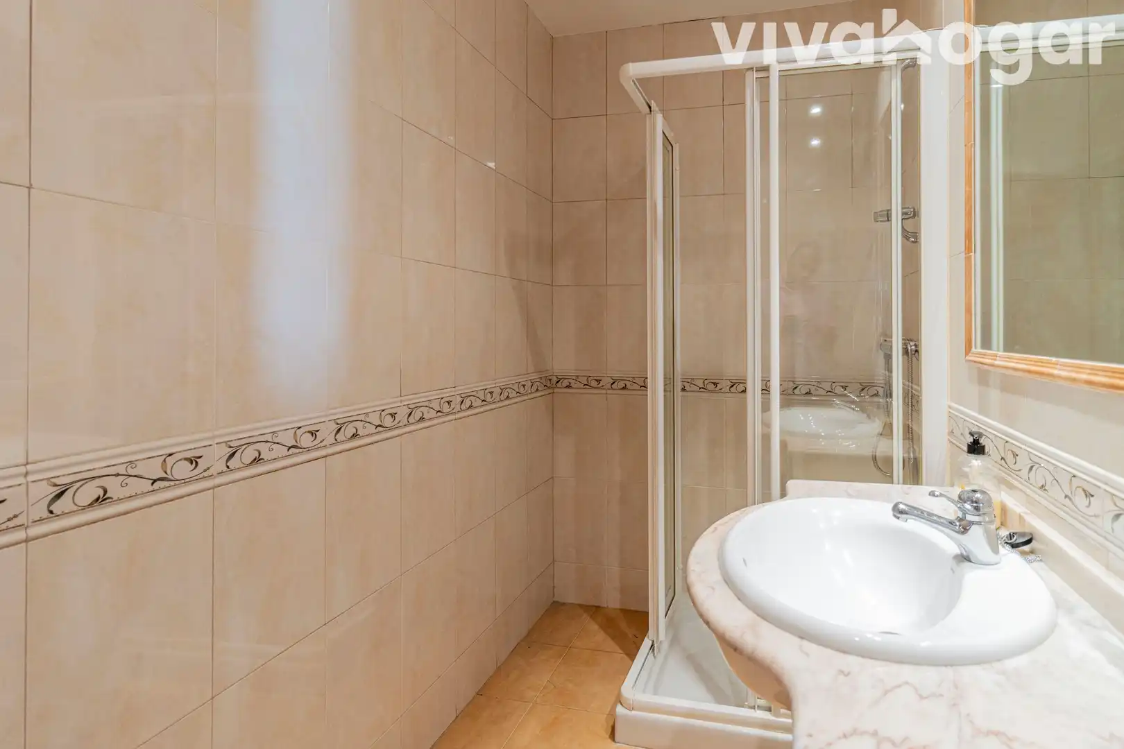 Bathroom of Flat for sale in Madrid  with Air Conditioner, Heating and Terrace