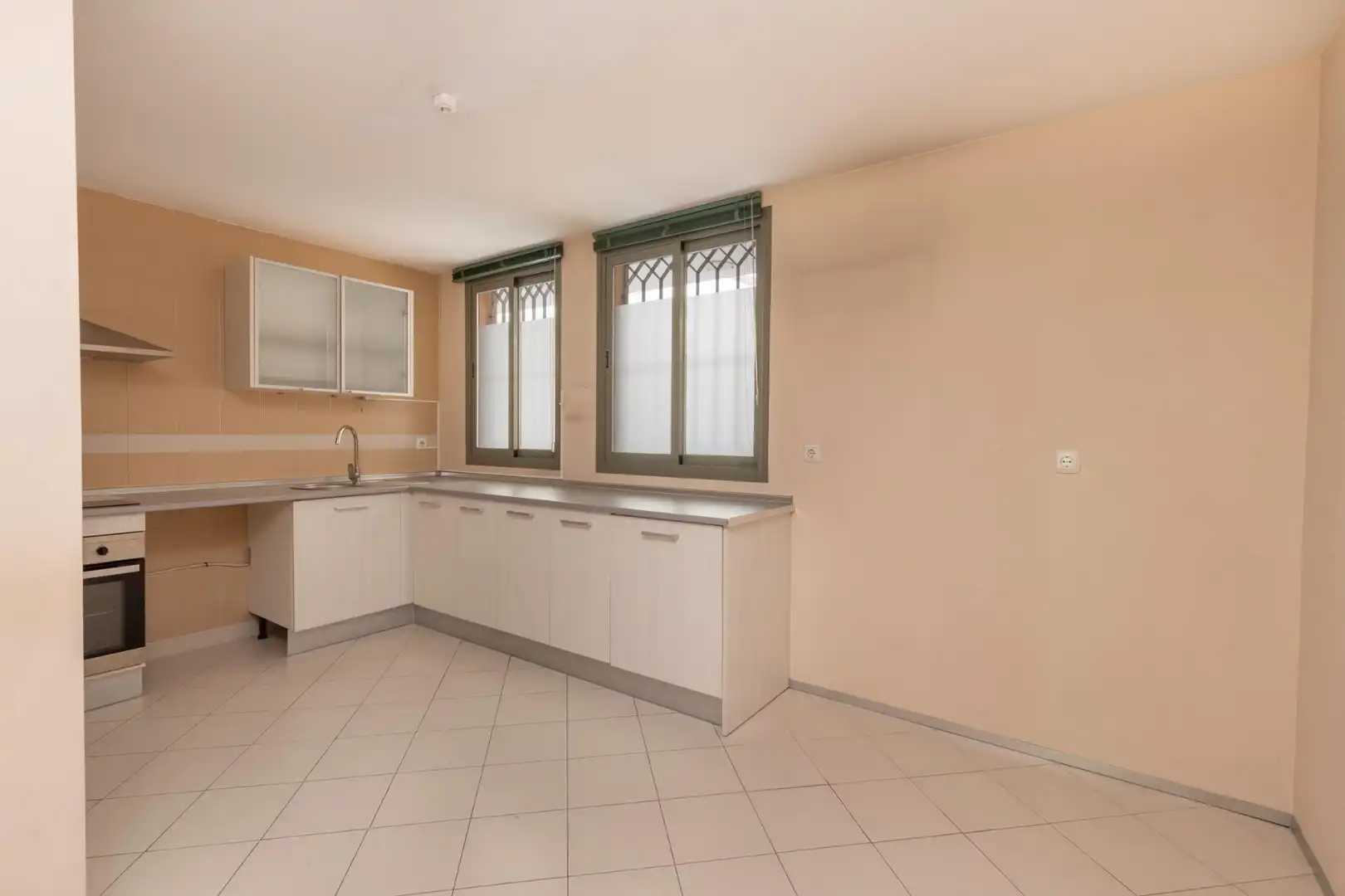 Kitchen of Flat for sale in Granada  with Air Conditioner and Heating