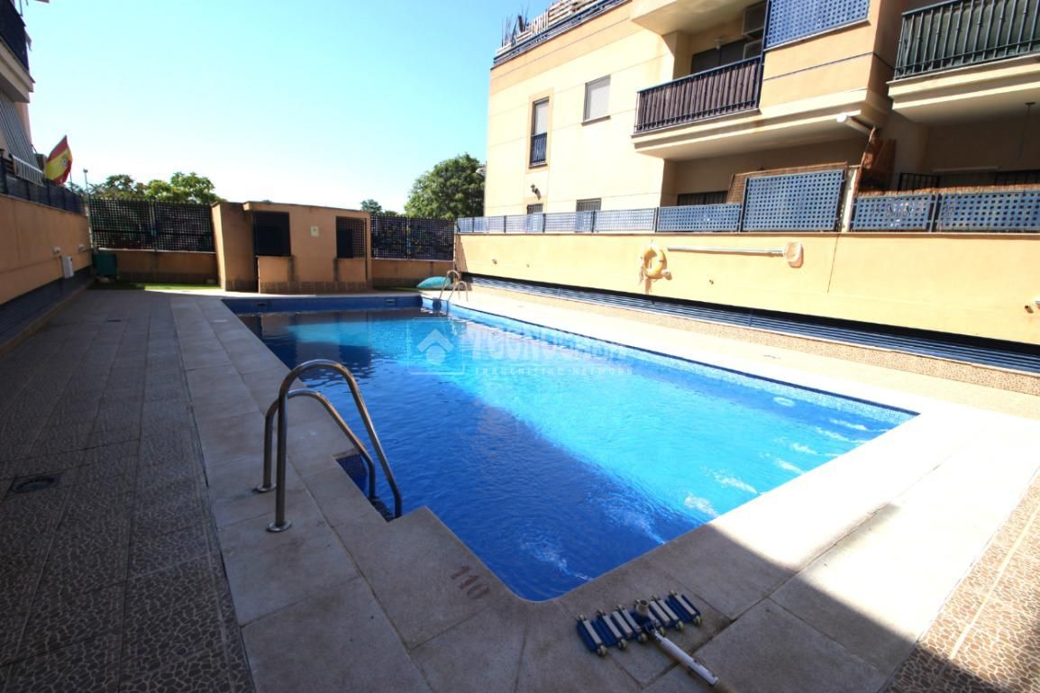 Pis en venda a Residencial Triana - Barrio Alto