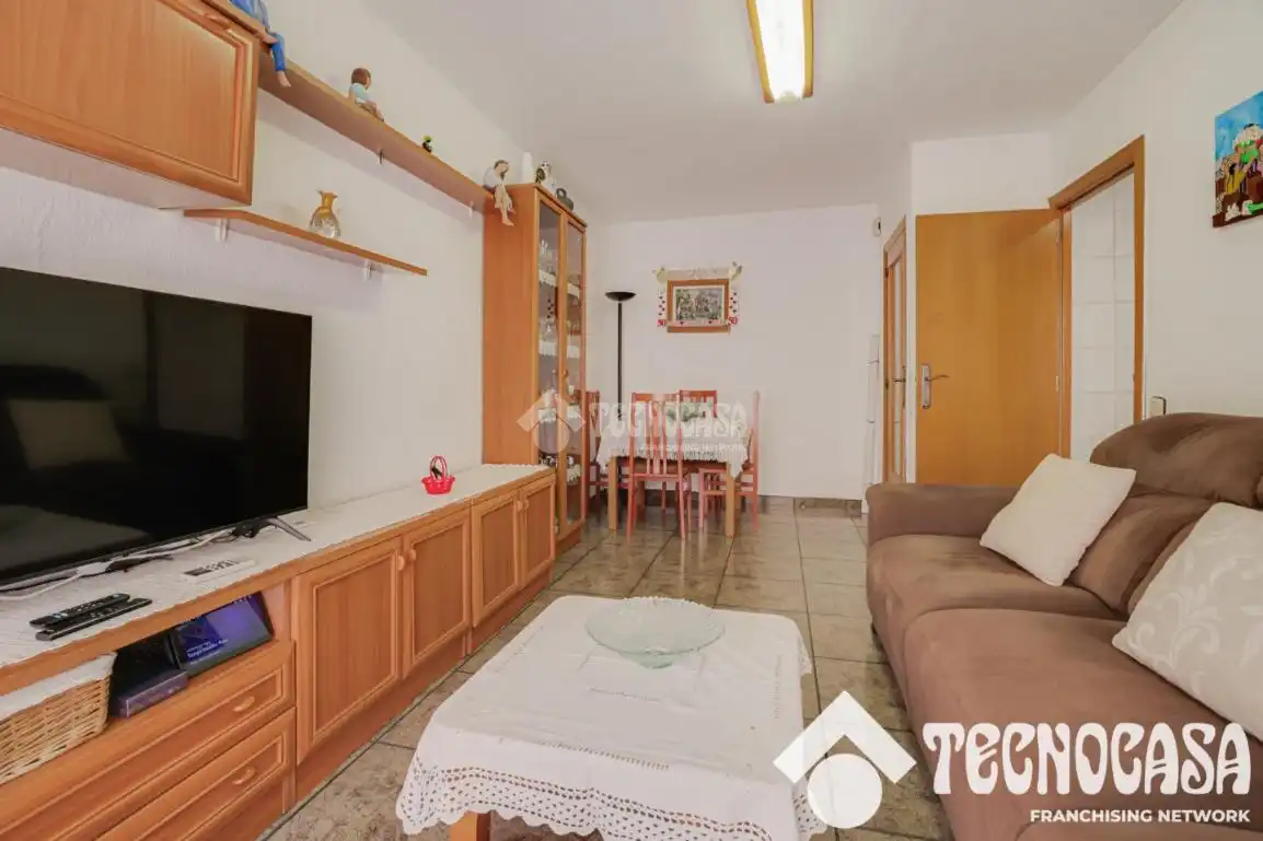 Living room of Flat for sale in Santa Coloma de Gramenet  with Air Conditioner and Furnished