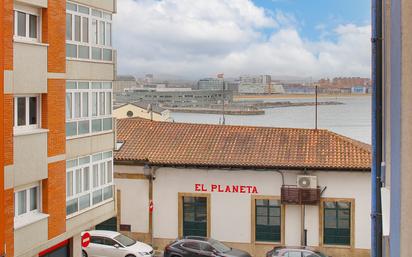 Vista exterior de Pis en venda en Gijón 