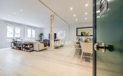 Sala d'estar de Pis en venda en  Madrid Capital amb Terrassa