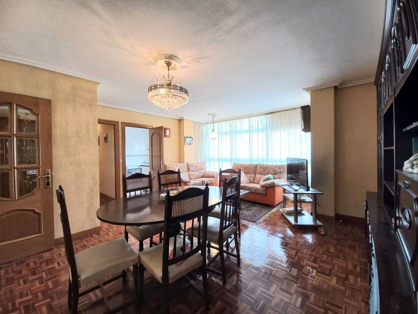 Sala de estar de Piso en venta en Burgos Capital con Calefacción, Parquet y Terraza