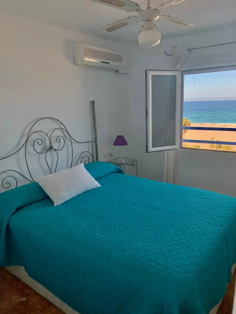 Dormitori de Apartament de lloguer en Mojácar amb Aire condicionat, Calefacció i Terrassa