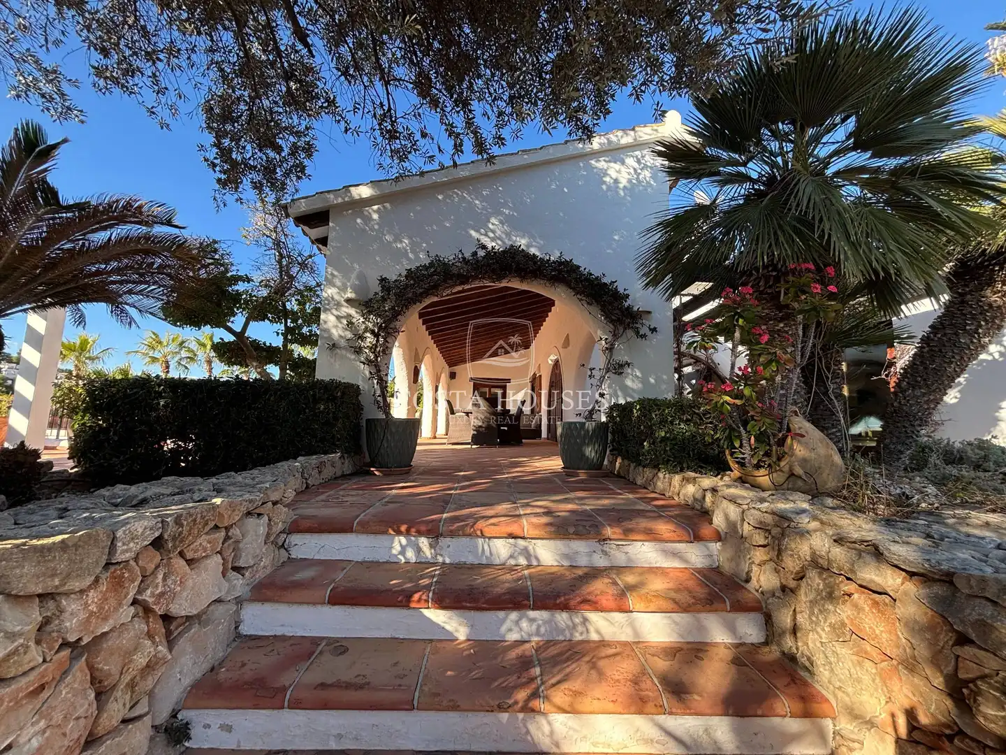 Vista exterior de Casa o xalet en venda en Moraira amb Aire condicionat, Calefacció i Jardí privat