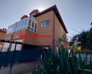 Vista exterior de Casa adosada en venda en Cogollos amb Terrassa