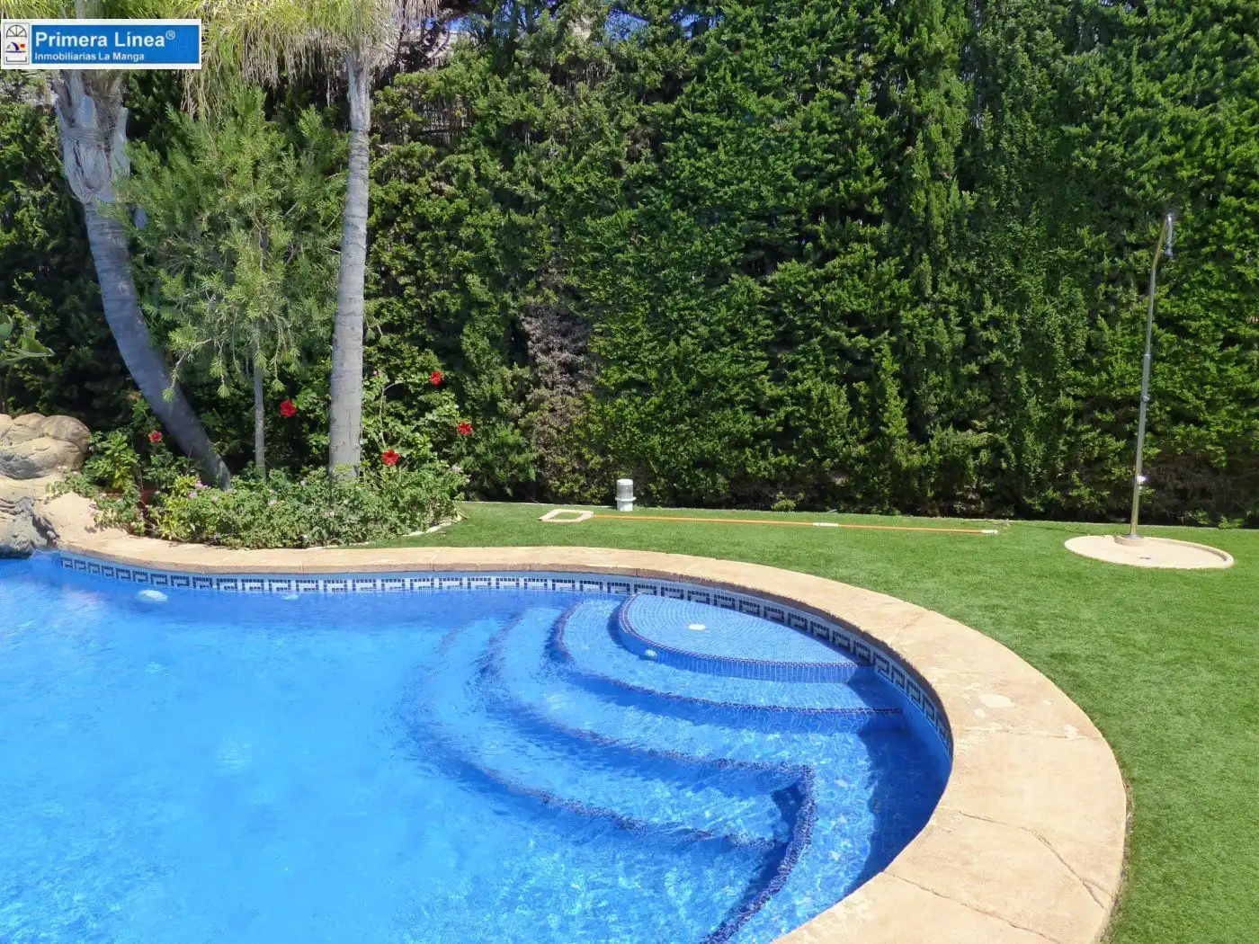 Piscina de Casa o chalet en venta en La Manga del Mar Menor con Jardín privado, Terraza y Trastero