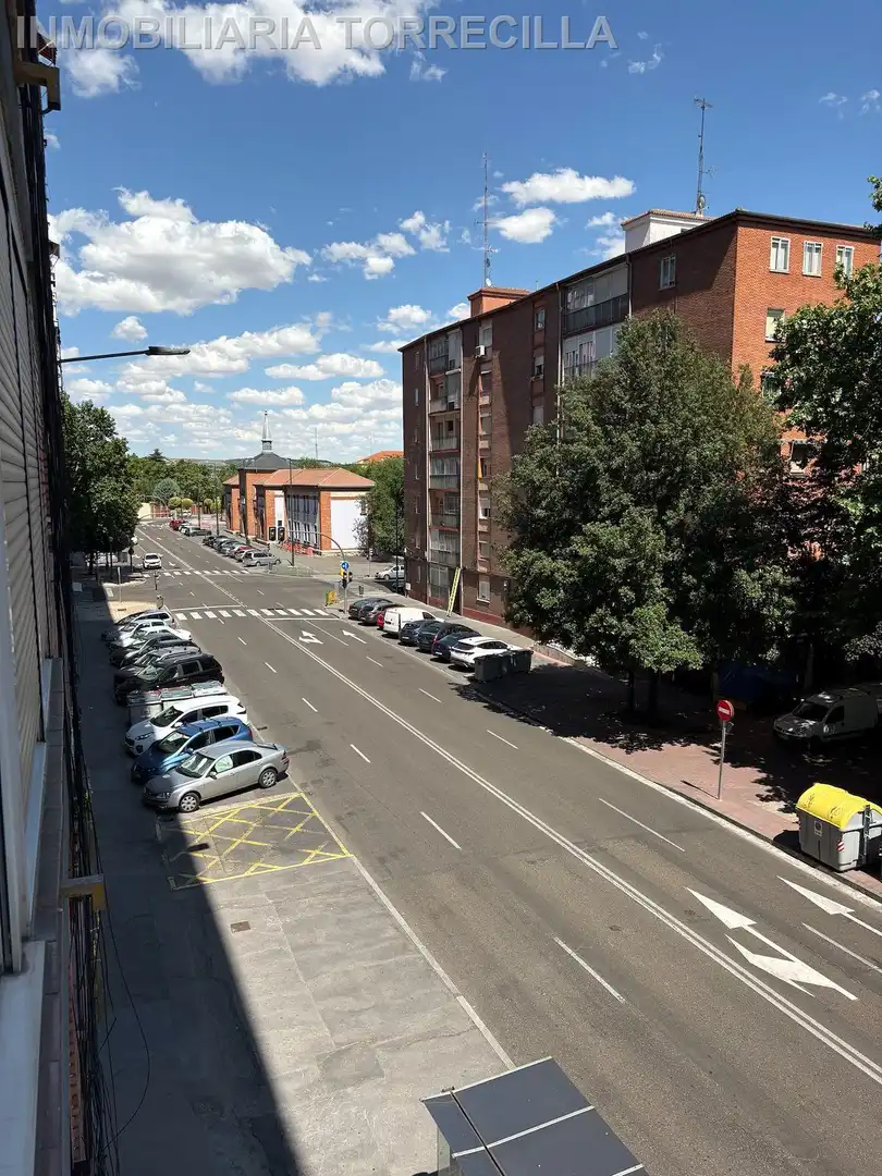 Vista exterior de Pis en venda en Valladolid amb Calefacció, Parquet i Terrassa