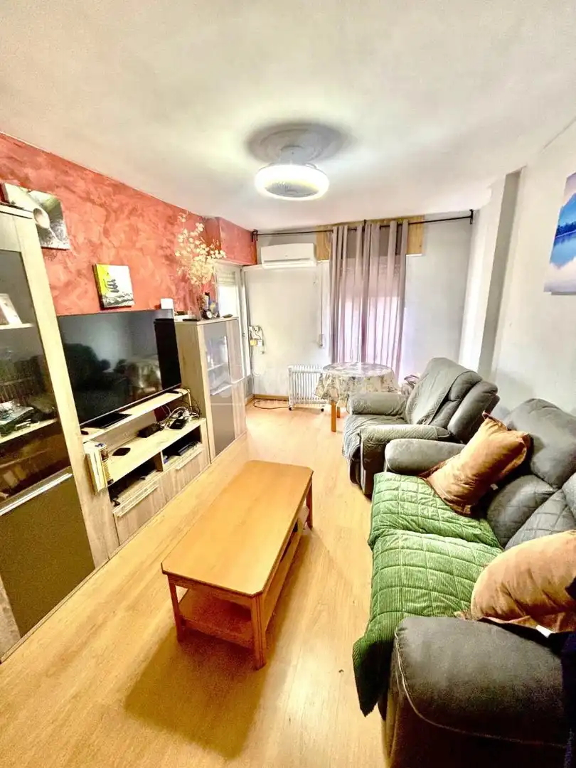 Sala d'estar de Pis en venda en Parla amb Aire condicionat, Calefacció i Terrassa