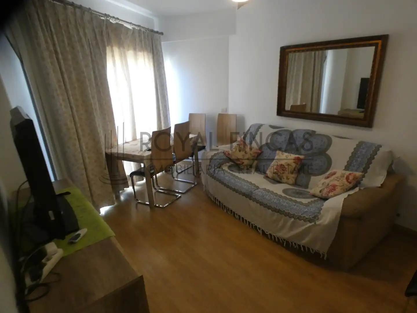 Living room of Flat for sale in Benalmádena  with Terrace and Furnished