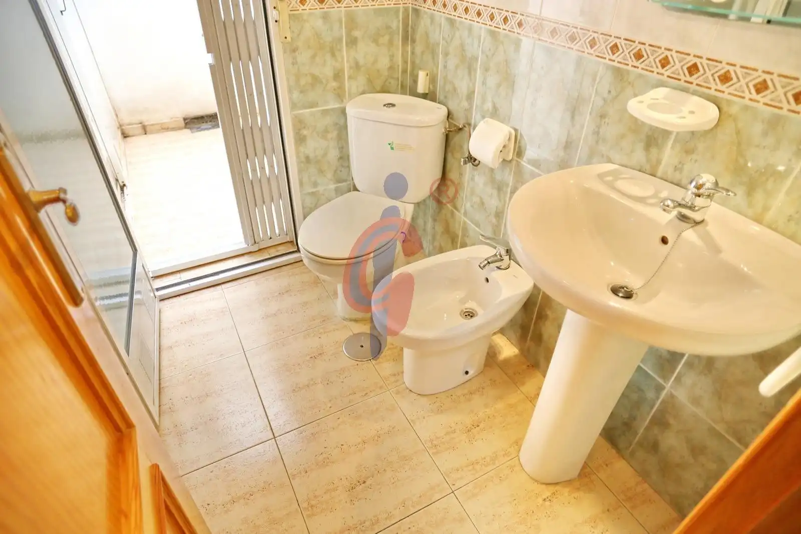 Baño de Apartamento en venta en Guardamar del Segura con Aire acondicionado, Terraza y Amueblado