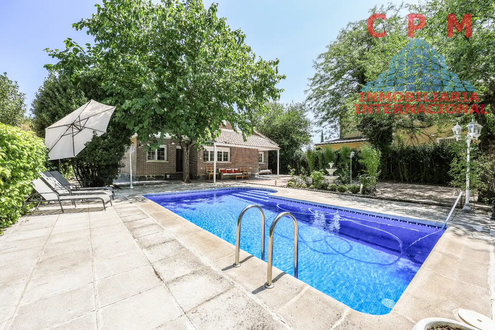 Schwimmbecken von Haus oder Chalet zur Miete in Pozuelo de Alarcón mit Klimaanlage, Heizung und Privatgarten