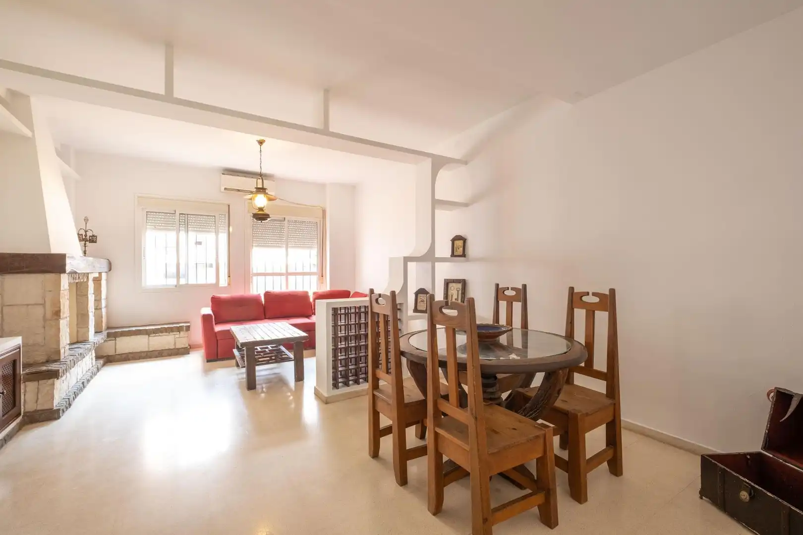 Sala de estar de Dúplex en venta en Sevilla con Aire acondicionado y Piscina comunitaria