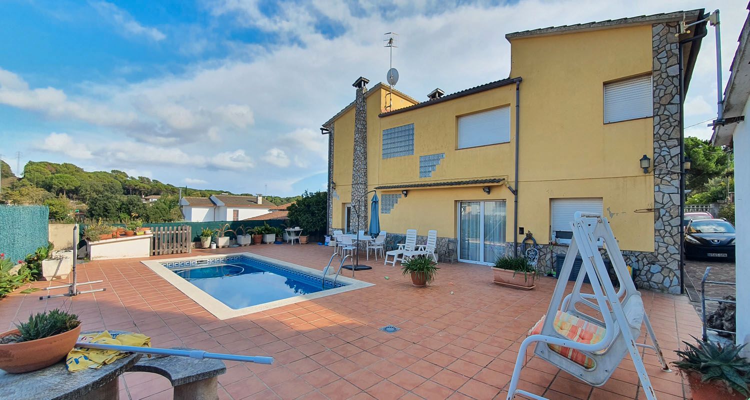 Piscina de Finca rústica en venda en Tordera amb Jardí privat, Terrassa i Traster
