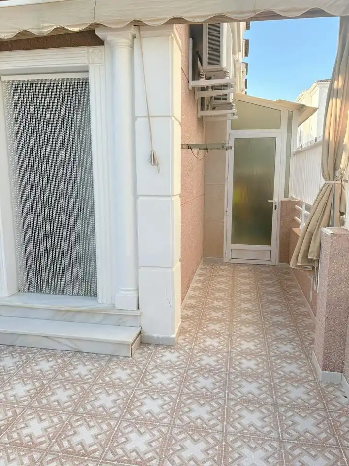 Haus oder Chalet zur Miete in Santa Pola mit Klimaanlage, Terrasse und Balkon