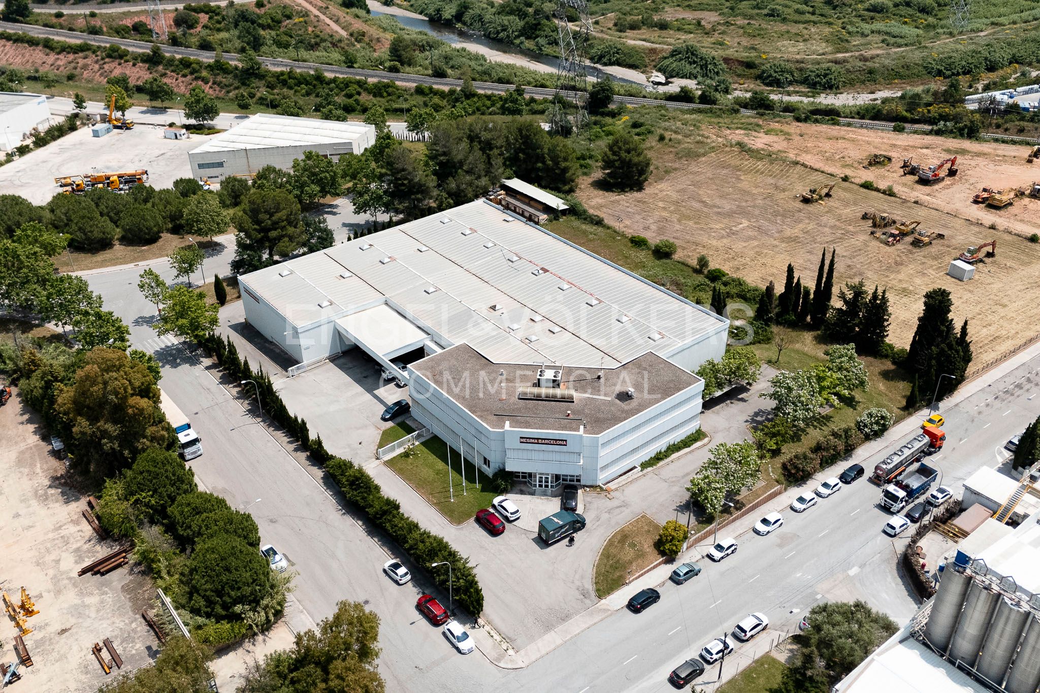 Vista exterior de Nau industrial en venda en Castellbisbal