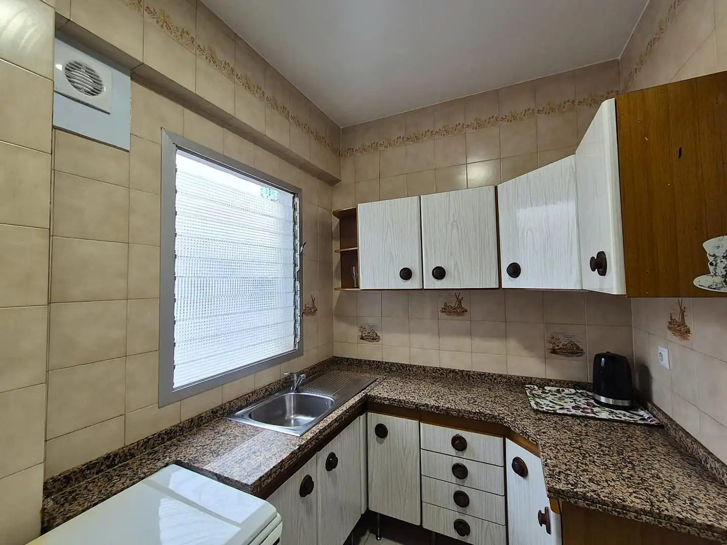 Cuina de Apartament en venda en Alicante / Alacant amb Aire condicionat i Balcó