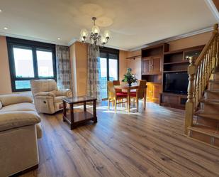 Sala d'estar de Casa o xalet en venda en San Vicente de la Sonsierra amb Balcó