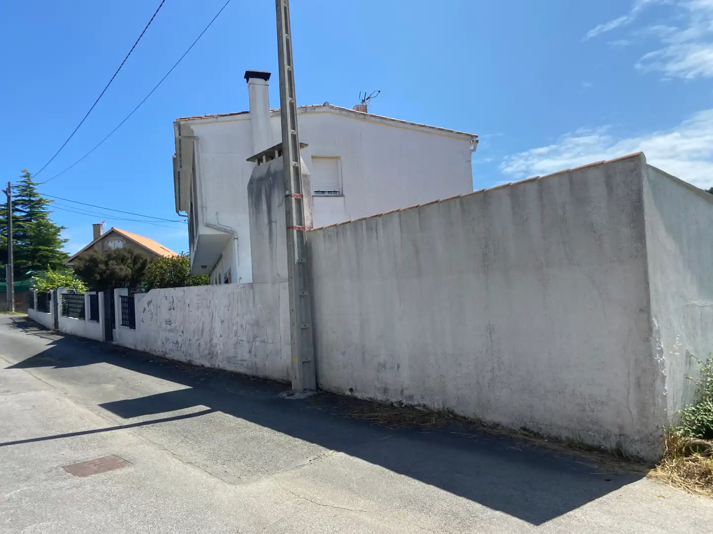 Vista exterior de Casa o xalet en venda en A Pobra do Caramiñal amb Calefacció, Jardí privat i Parquet