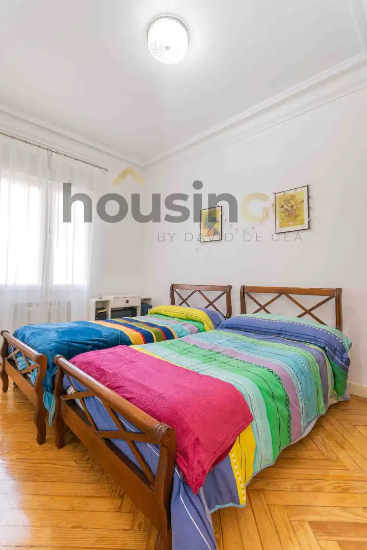 Bedroom of Flat for sale in Madrid  with Heating, Terrace and Storage room