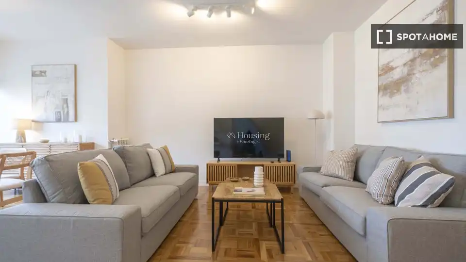 Sala de estar de Piso de alquiler en Madrid con Aire acondicionado, Calefacción y Amueblado